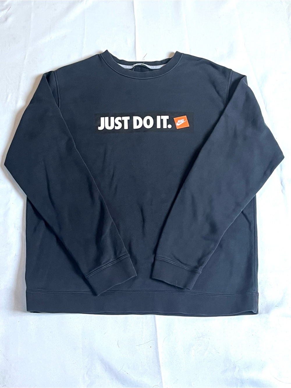 Nike Men’s Black 'Just Do It.' Crewneck Sweatshirt L